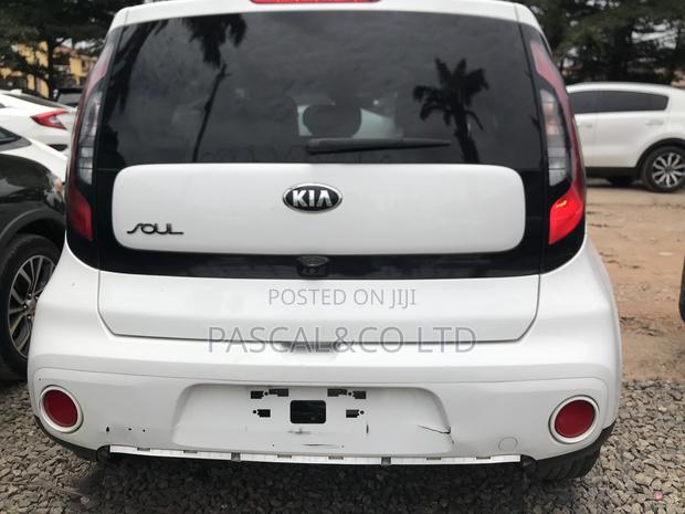 Kia Soul Hatchback 2019 White