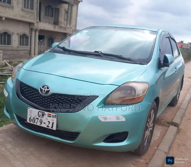 Toyota Yaris 2010 Green