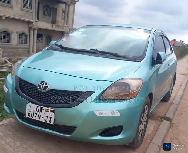 Toyota Yaris 2010 Green