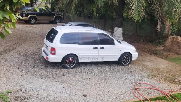 Kia Carnival 2.9 CRDi EX Automatic 2005 White