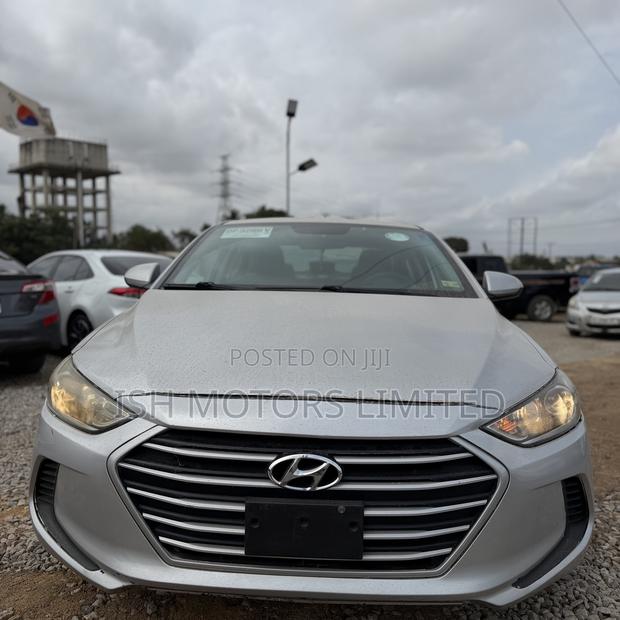 Hyundai Elantra ECO Sedan FWD (1.4L 4cyl 7A) 2017 Silver