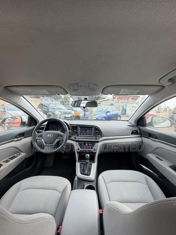 Hyundai Elantra ECO Sedan FWD (1.4L 4cyl 7A) 2017 Silver