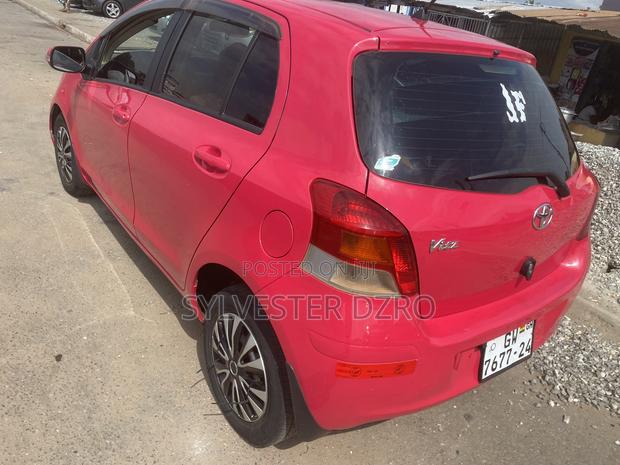 Toyota Vitz 2010 Red