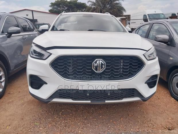 Car 2019 White