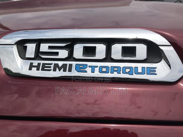 RAM 1500 2021 Red