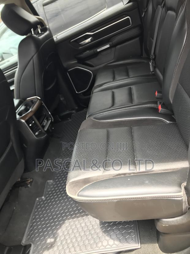 RAM 1500 2021 Red