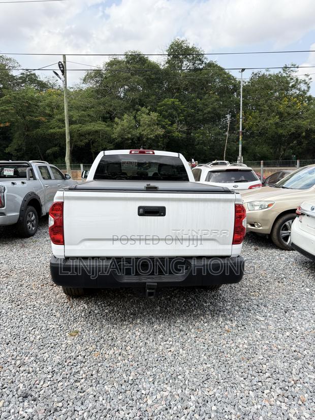 Toyota Tundra SR 5.7L V8 4x4 Double Cab 6.6 ft. box 145.7 in. WB 2020