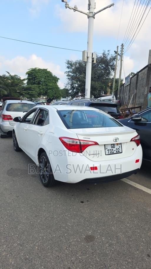 Toyota Corolla S 4dr Sedan (1.8L 4cyl CVT) 2016 White