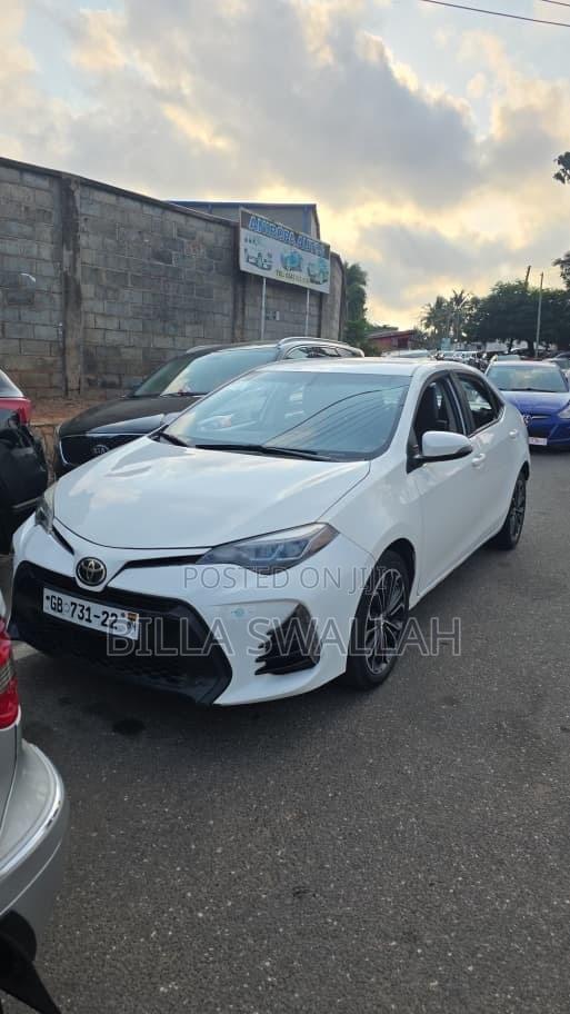 Toyota Corolla S 4dr Sedan (1.8L 4cyl CVT) 2016 White