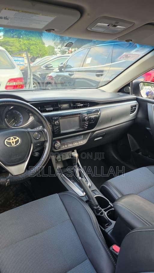 Toyota Corolla S 4dr Sedan (1.8L 4cyl CVT) 2016 White