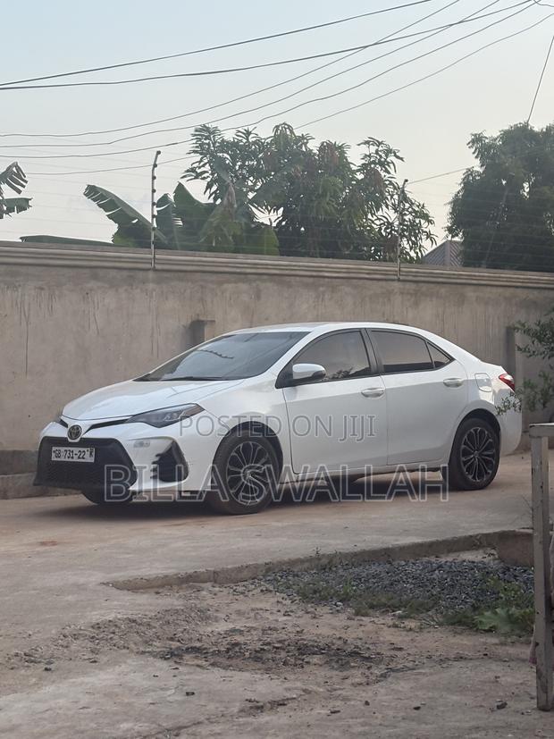 Toyota Corolla S 4dr Sedan (1.8L 4cyl CVT) 2016 White