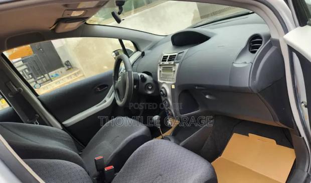 Toyota Yaris 2010 Gray