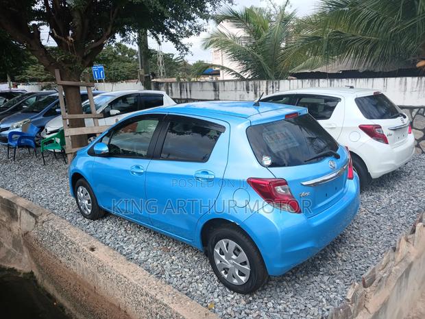 Toyota Vitz 1.3 FWD 3dr 2016 Blue