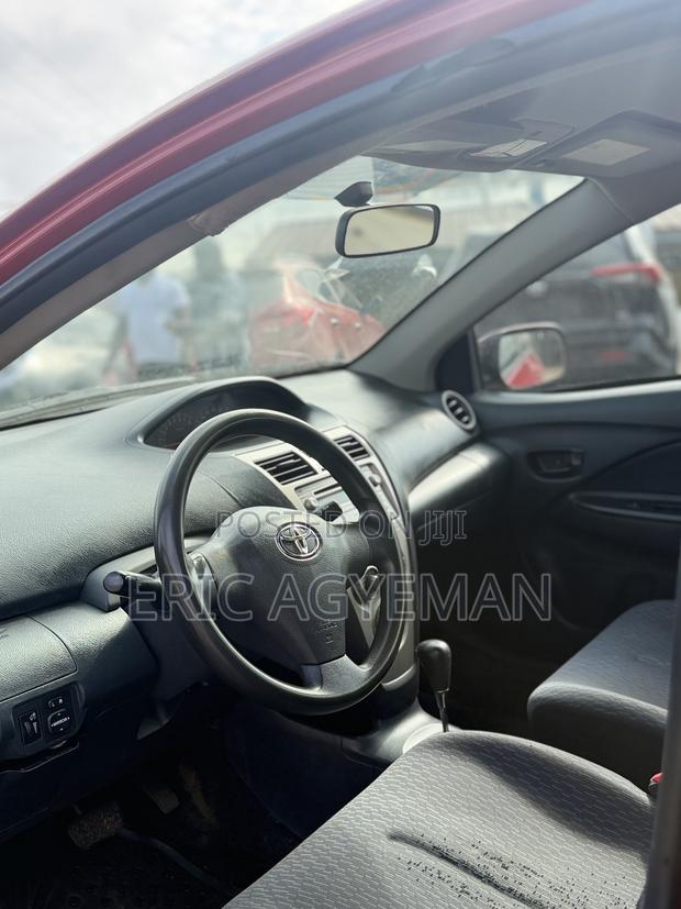 Toyota Yaris 2010 Red