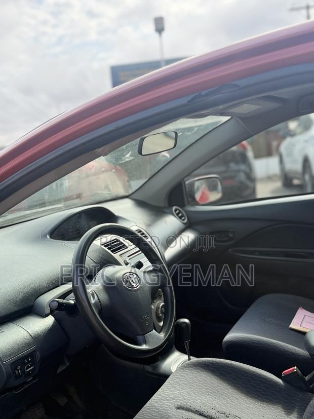 Toyota Yaris 2010 Red