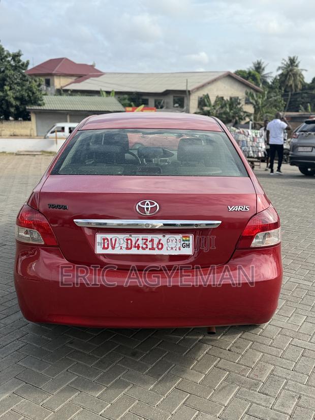 Toyota Yaris 2010 Red