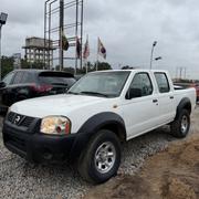 Nissan Hardbody 2000i 2006 White for sale