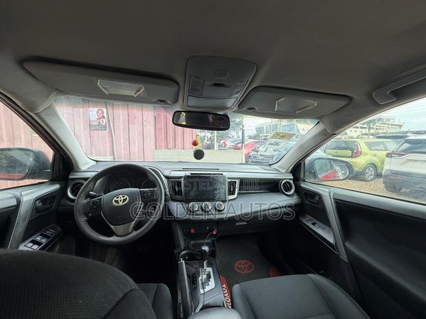 Toyota RAV4 LE AWD (2.5L 4cyl 6A) 2017 Red