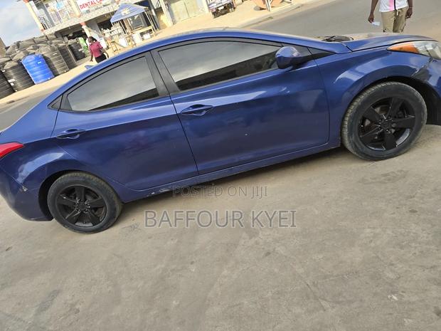 Hyundai Elantra Limited Sedan FWD (1.8L 4cyl 6A) 2013 Blue