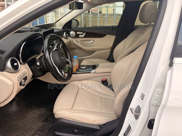 Mercedes-Benz C300 2021 White
