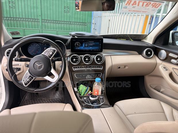 Mercedes-Benz C300 2021 White