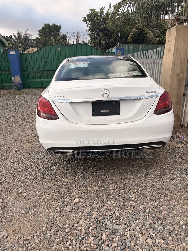 Mercedes-Benz C300 2021 White