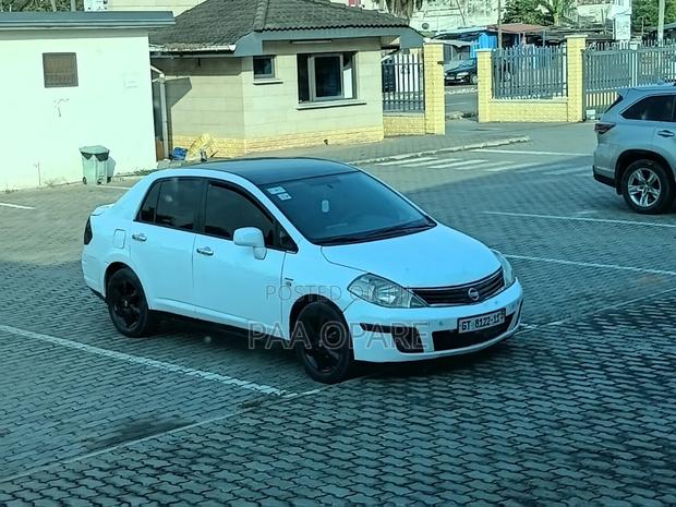 Nissan Tiida 2011 White