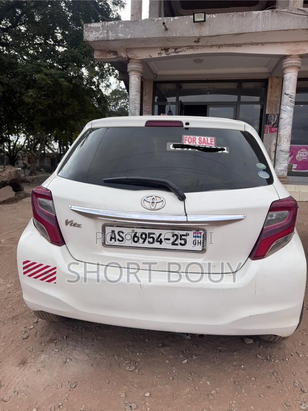 Toyota Vitz 1.3 AWD 3dr 2014 White