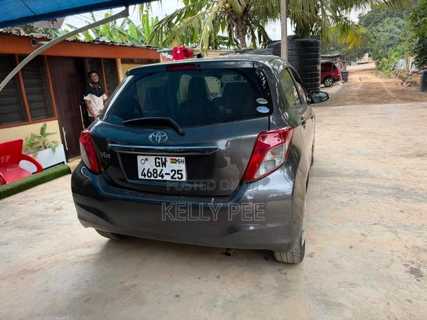 Toyota Vitz 2012 Gray