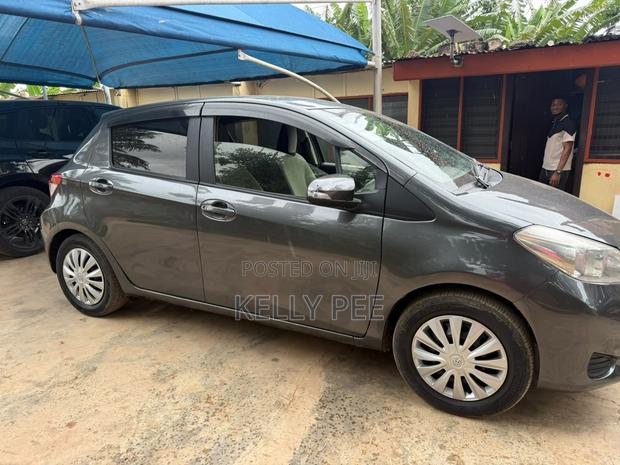 Toyota Vitz 2012 Gray