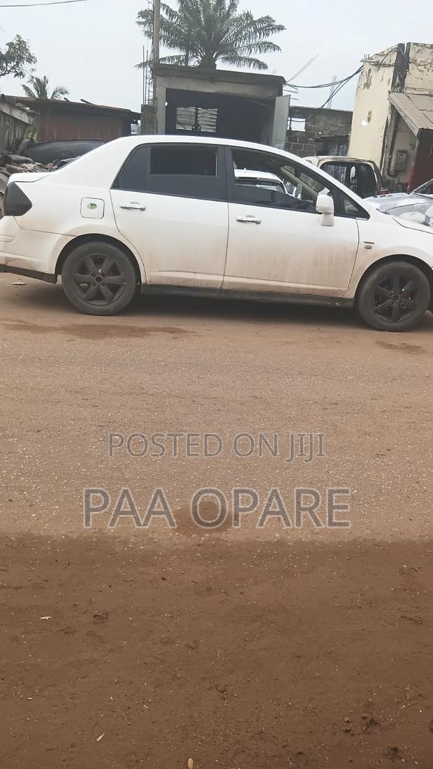 Nissan Tiida 2011 White