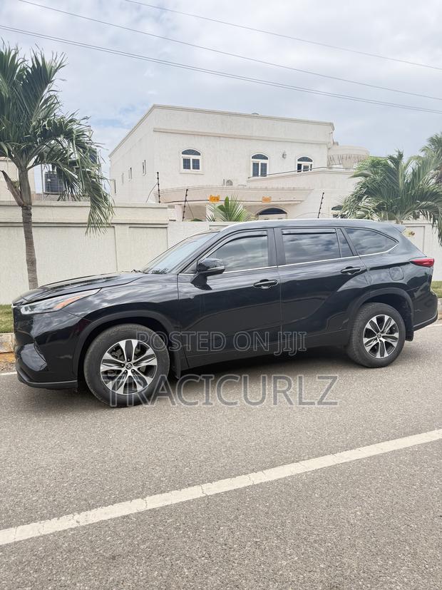 Toyota Highlander Limited AWD 2023 Black