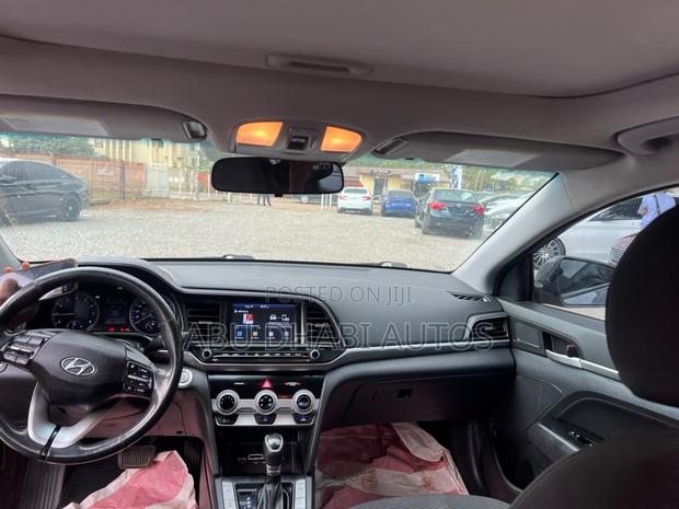 Hyundai Elantra SE 2020 Gray