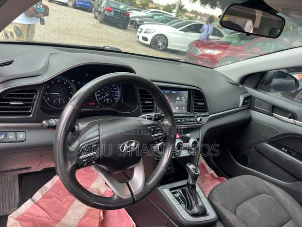 Hyundai Elantra SE 2020 Gray