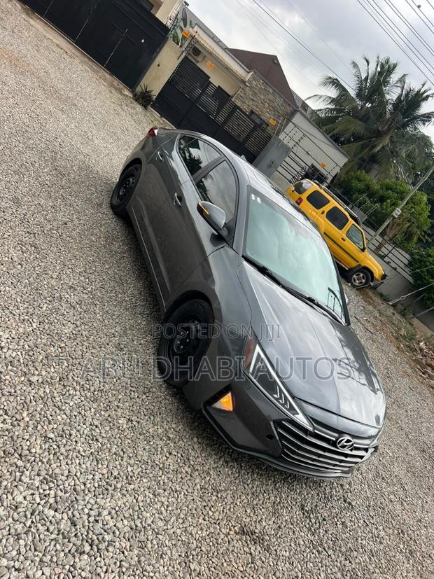 Hyundai Elantra SE 2020 Gray