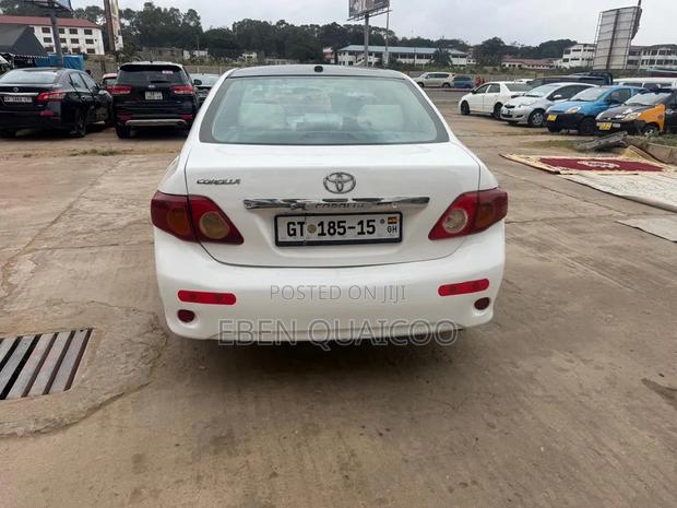 Toyota Corolla 2010 White