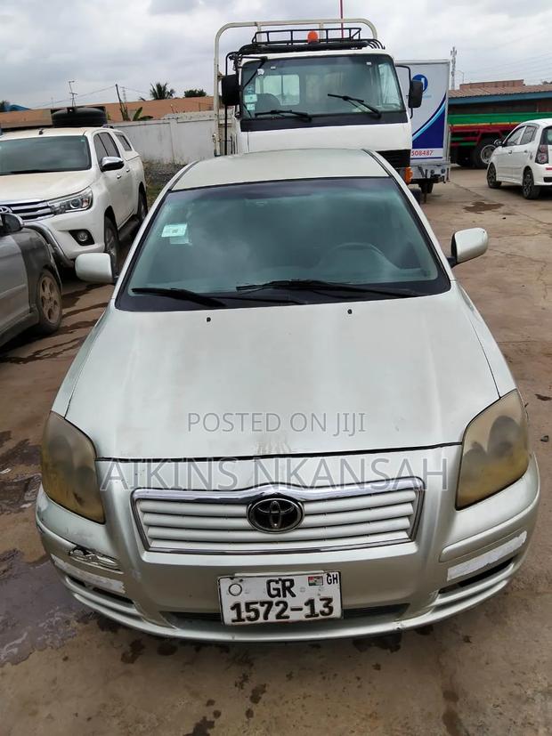 Toyota Avensis 2013 Silver
