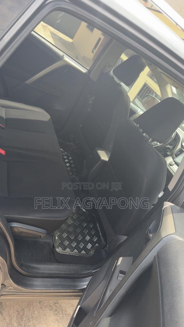 Toyota RAV4 XLE AWD (2.5L 4cyl 6A) 2013