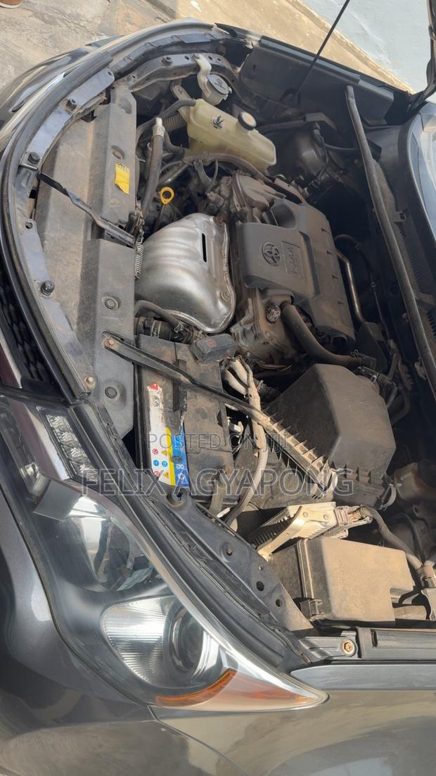 Toyota RAV4 XLE AWD (2.5L 4cyl 6A) 2013