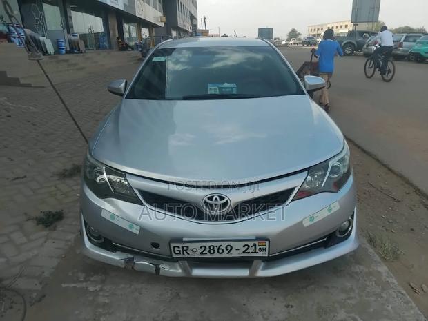 Toyota Camry 2014 Silver
