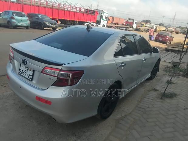 Toyota Camry 2014 Silver