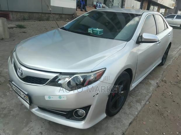 Toyota Camry 2014 Silver