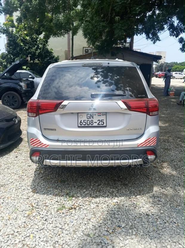 Mitsubishi Outlander SE AWC 2017 Silver