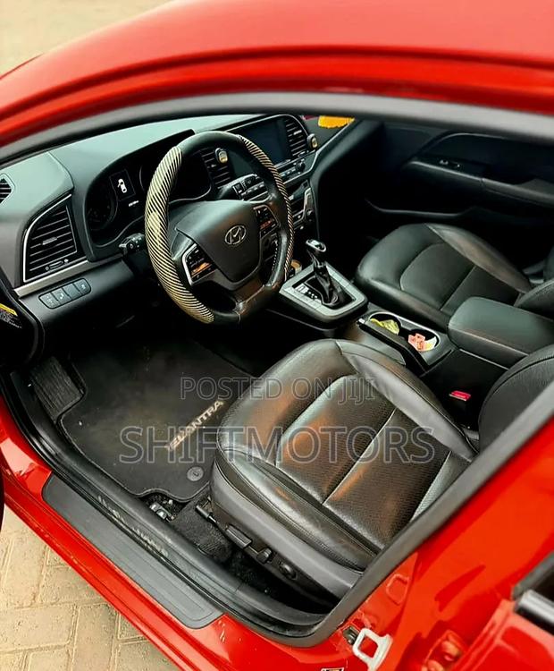 Hyundai Elantra 2017 Red