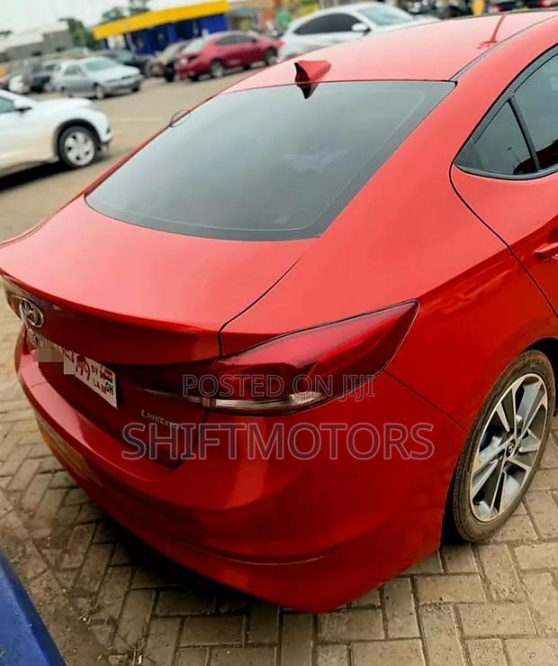 Hyundai Elantra 2017 Red