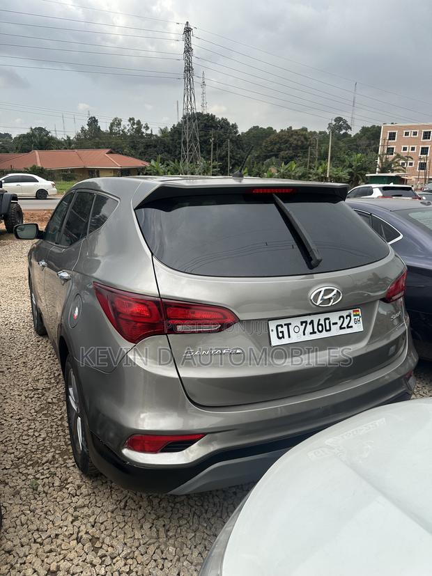Hyundai Santa Fe SE AWD 2018 Gray