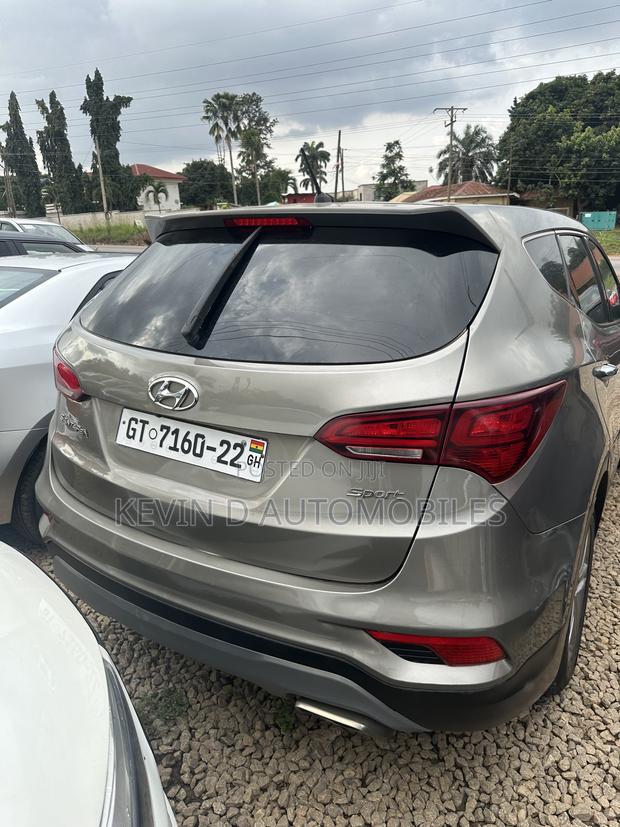 Hyundai Santa Fe SE AWD 2018 Gray