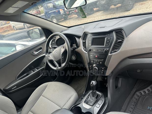 Hyundai Santa Fe SE AWD 2018 Gray