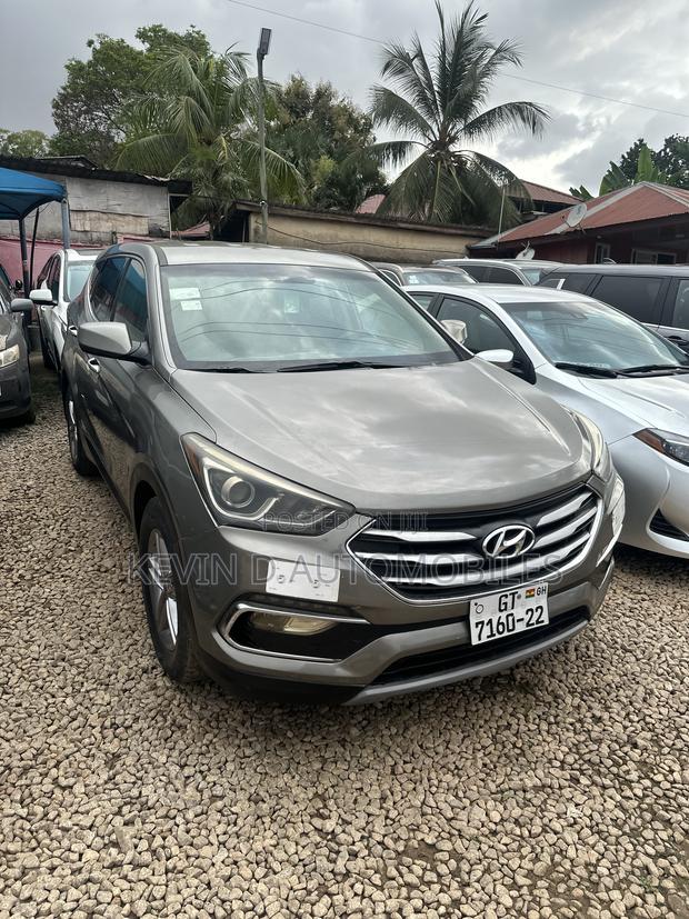 Hyundai Santa Fe SE AWD 2018 Gray
