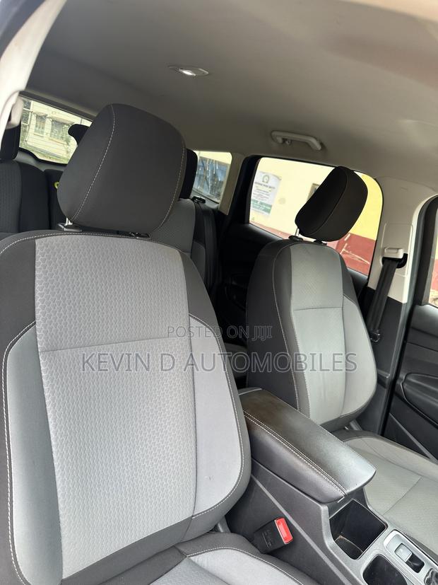 Ford Escape SE 4x4 2019 Gray